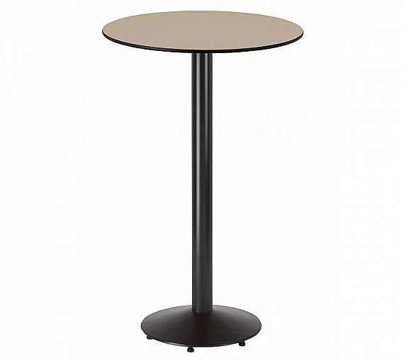 La Mesa Alta Compact Basic 3034 de Muebles Romero es un modelo sólo apto para interiores. La estructura tiene la base de hierro y el tubo acerado pintado en titanio. El tablero es de compacto y está disponible en 4 colores. Sus principales características son las siguientes: Base de hierro fundido. Tubo acerado plastificado color negro. Tablero Compact basic. La base incorpora tacos reguladores de altura. Indicada sólo para uso interior. Se entrega desmontada. Sus dimensiones son: Tablero 60 y 70 cm de