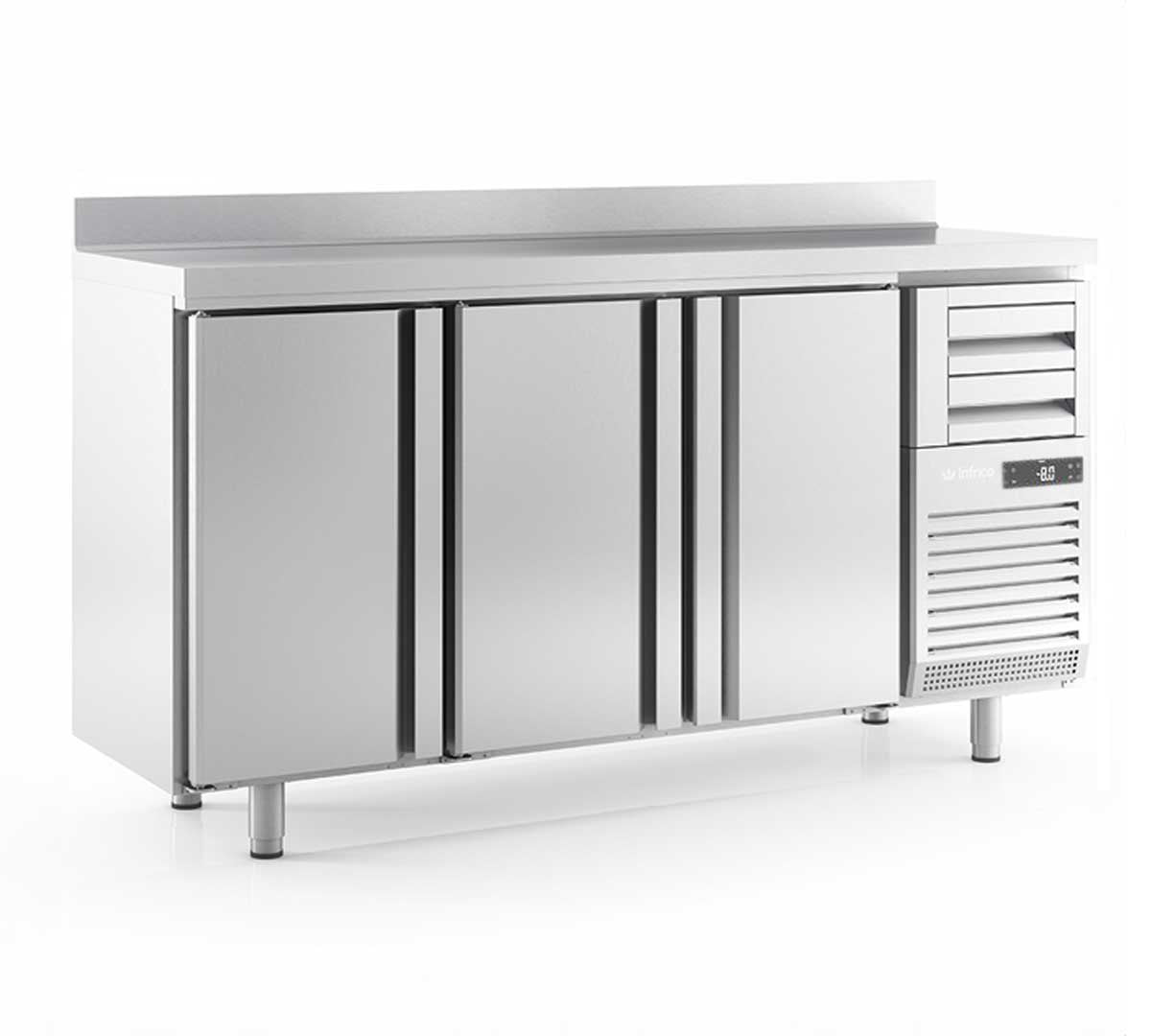 INFRICO - MESA REFRIGERADA FRENTE MOSTRADOR 3 PUERTAS FMPP 2000 II