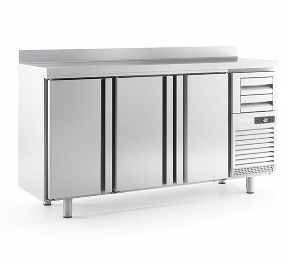 INFRICO - MESA REFRIGERADA FRENTE MOSTRADOR 3 PUERTAS FMPP 2000 II