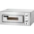 El Horno de Pizza NT 1 Cámara de Bartscher tiene iluminación interior y una cámara de cocción. La temperatura superior e inferior se pueden regular independientemente. Sus características son: Fabricado en chapa de acero. Tiene una cámara de cocción con la superficie fabricada en chamota (un material granular de arcilla). La temperatura superior e inferior se pueden regular independientemente. La puerta tiene ventana de cristal. Con iluminación interior. Aislamiento interior con lana mineral. Rango de temperatura de 85 ºC a 450 ºC. Está disponible en 3 modelos: NT 501 Tiene capacidad para 4 pizzas con un diámetro de 25 cm cada una. Sus dimensiones exteriores son 80 x 75 x 36 cm. Sus dimensiones interiores son 50,5 x 53 x 11 cm. Potencia 4 kW. Trifásico. Voltaje 400 V. Pesa 44,6 kg. No tiene indicador de temperatura. NT 621 Tiene capacidad para 4 pizzas con un diámetro de 30 cm cada una. Sus dimensiones exteriores son 88,5 x 79 x 40 cm. Sus dimensiones interiores son 60,5 x 63 x 14 cm. Potencia 5 kW. Trifásico. Voltaje 400 V. Pesa 59,6 kg. Con indicador de temperatura analógico. NT 901 Tiene capacidad para 6 pizzas con un diámetro de 30 cm cada una. Sus dimensiones exteriores son 119 x 78 x 39,5 cm. Sus dimensiones interiores son 91 x 61 x 14 cm. Potencia 6 kW. Trifásico. Voltaje 400 V. Pesa 80,3 kg. Con indicador de temperatura analógico. Por normativa europea, este horno incluye cable, no incluye enchufe. Para garantizar la seguridad de tu negocio, la conexión a la red eléctrica de este horno debe ser realizada por un profesional electricista.